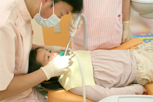 �U�΂̏��̎q�ł��B